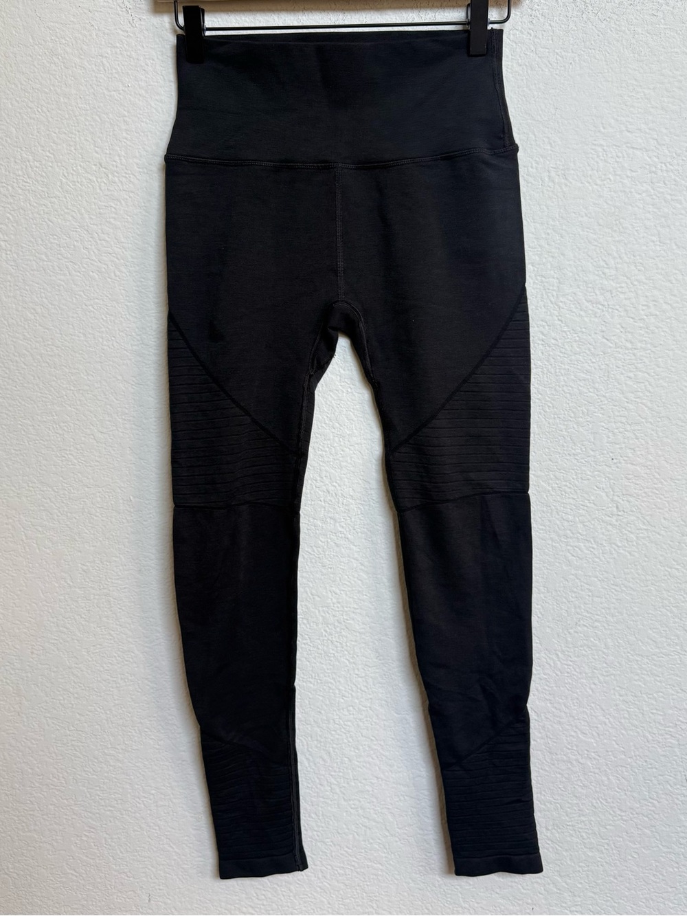 Alphalete Revival Leggings in black
